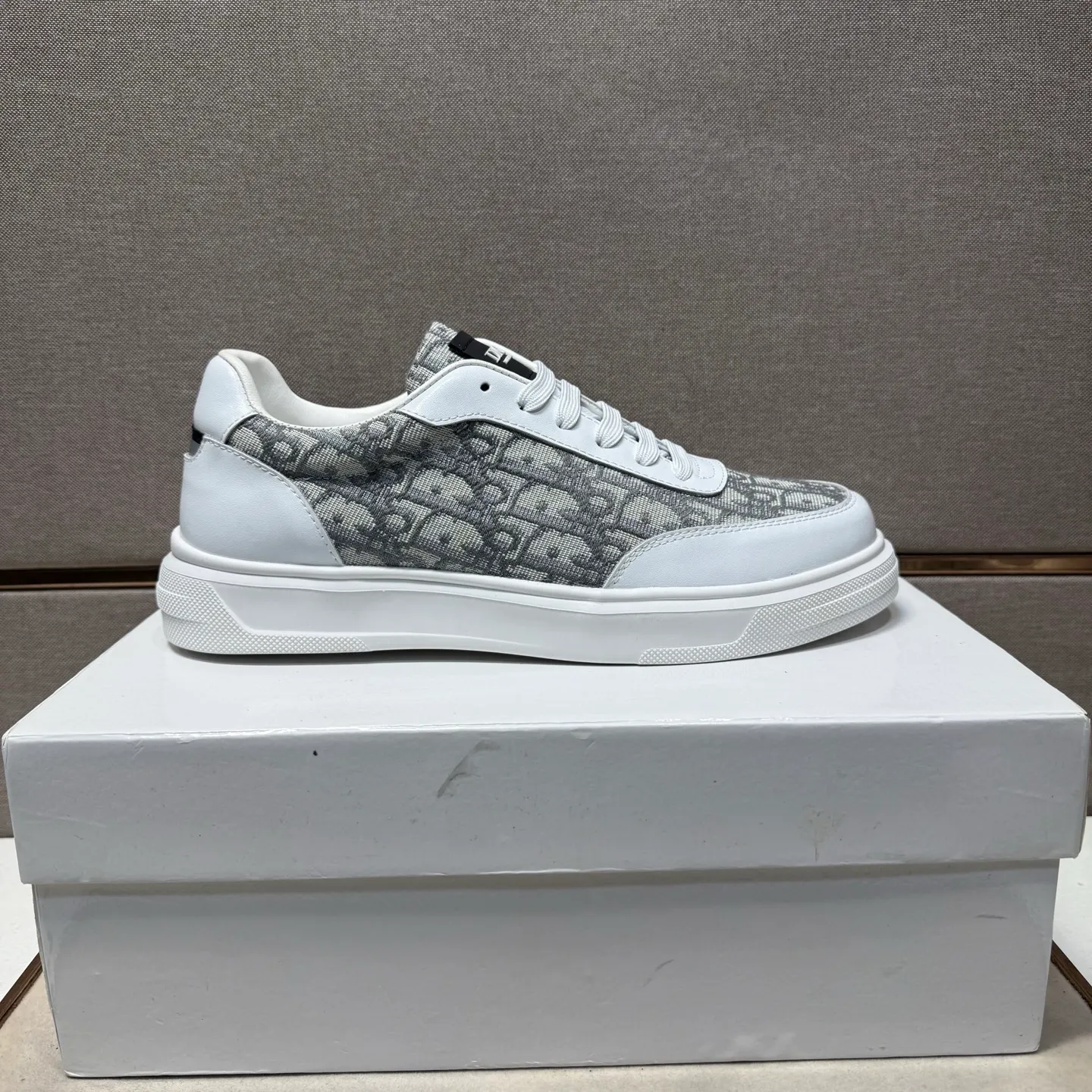 ⬛️Men's shoes 💰p400 [Dior~] Men's casual shoes 2025z cabinet sales simultaneously 🔶Size: 38-44#️⃣ 🔷3 colors🔜The upper is made of multi-material splicing ➕Genuine leather lining, comfortable and breathable, sole: original comfortable and wear-resistant outsole, ⚠️real thing📱photographed🎬real thing is better📢📢📢